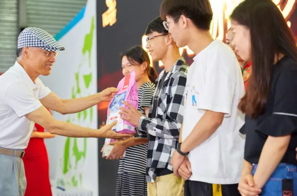 1473e1916aa0461db2b2c9d232e60b0b