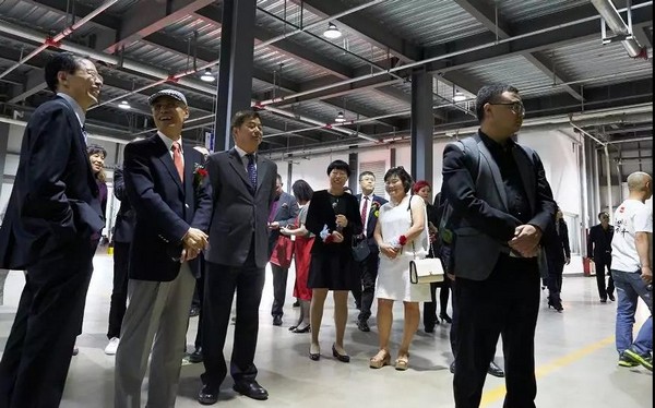 7ec72e0b25664b72a4b7320ee81b1ec8