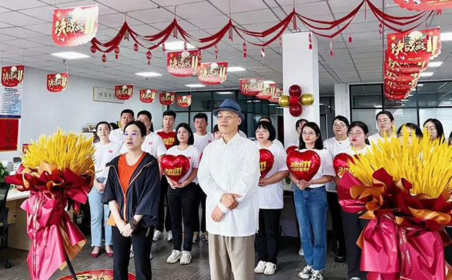 69cd17cc40d847da83ffd7aa9e2a7974